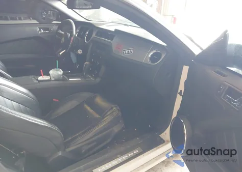 2014 Ford Mustang V6 Premium z USA, uszkodzony, nr VIN 1ZVBP8AMXE5310670